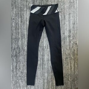 LULULEMON Women’s Leggings - Size 4 - Black - 28”
